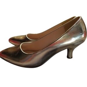 It's OK Gold Women's Short Heels Size 6M